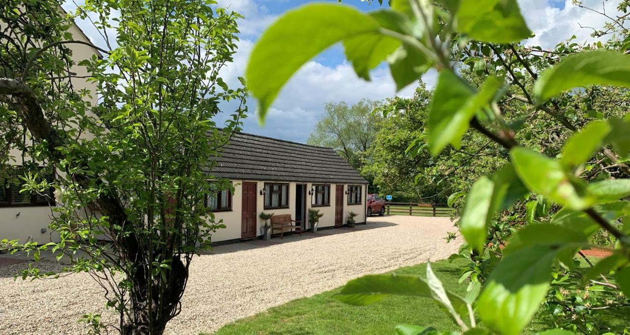 Hope Orchard Bed & Breakfast Cheltenham Exterior photo